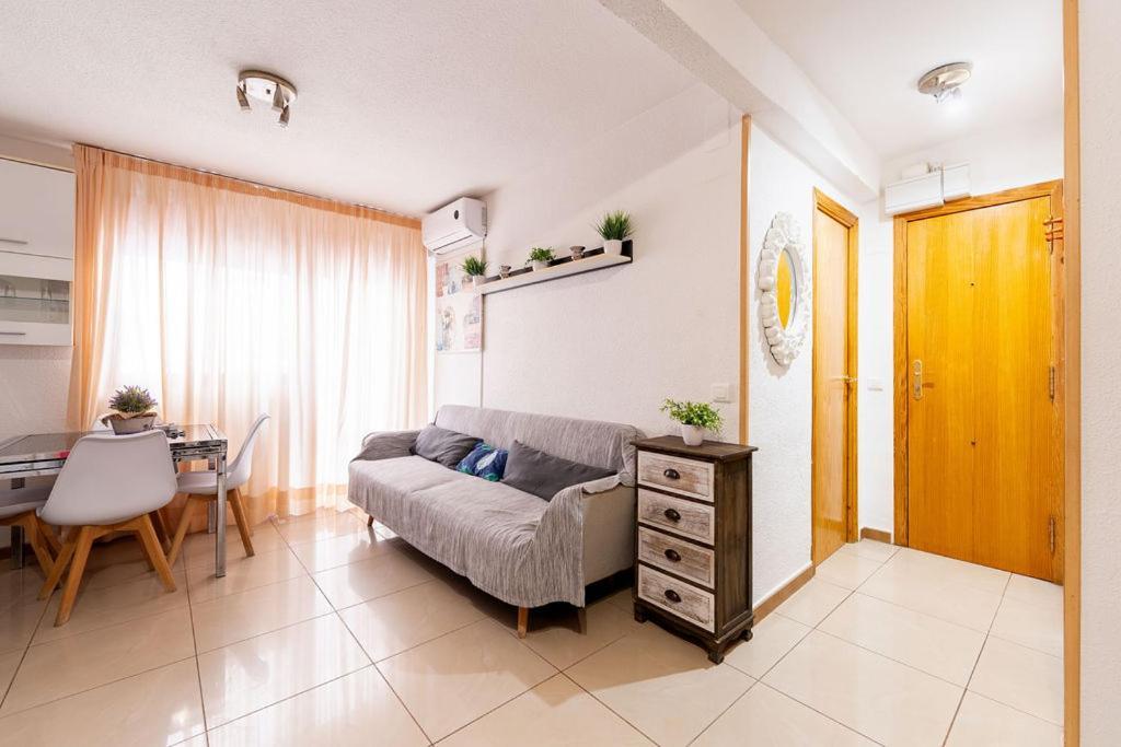 Apartamento En El Centro A Un Minuto De La Playa Benidorm Luaran gambar