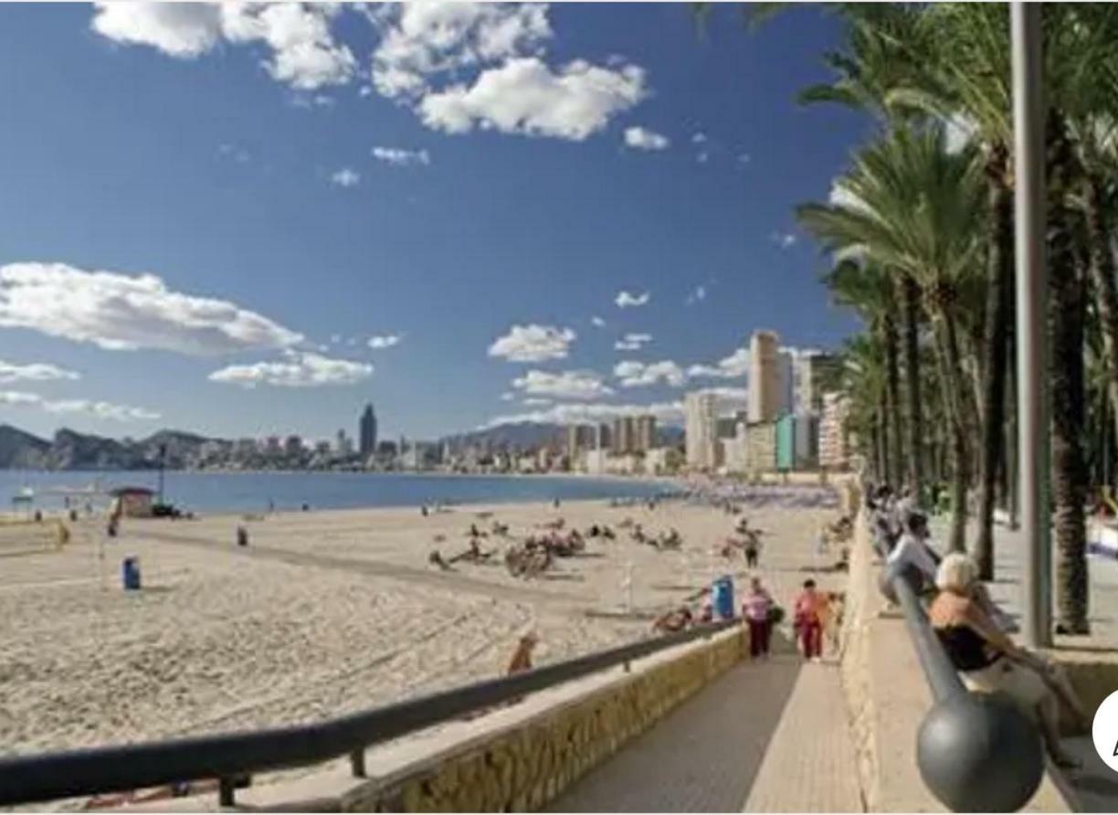 Apartamento En El Centro A Un Minuto De La Playa Benidorm Luaran gambar